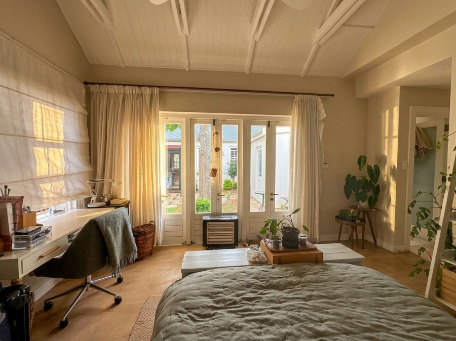 2 Bedroom Property for Sale in Harfield Village Western Cape